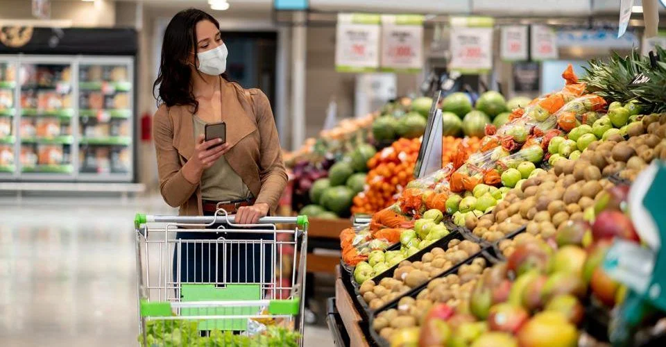 indícame el camino a la tienda de alimentos más cercana